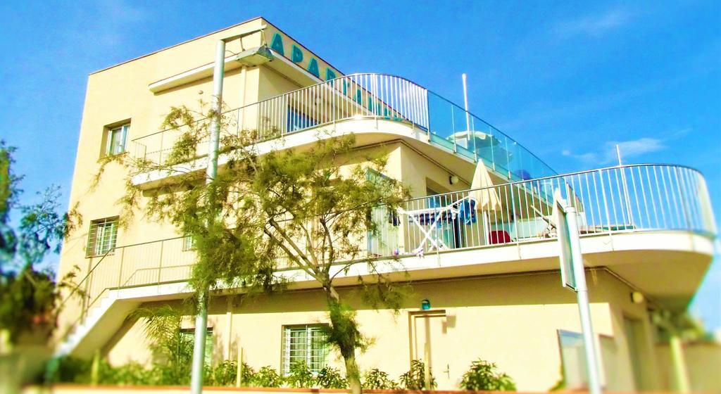 Apartamentos Voramar كاستيلديفيلس المظهر الخارجي الصورة