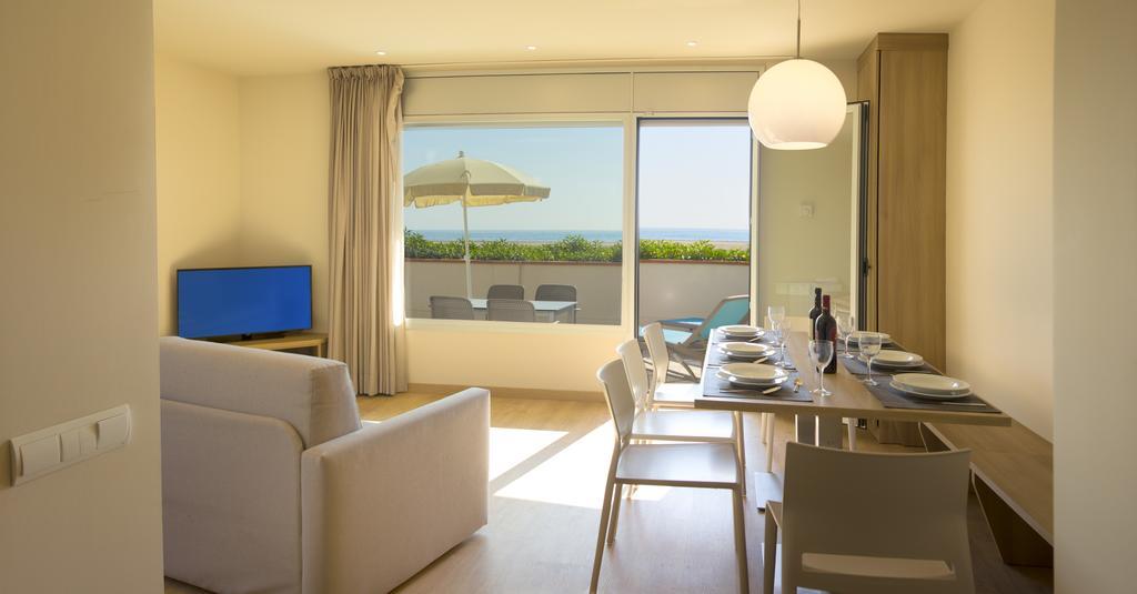 Apartamentos Voramar كاستيلديفيلس المظهر الخارجي الصورة