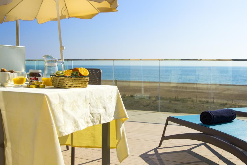 Apartamentos Voramar كاستيلديفيلس المظهر الخارجي الصورة
